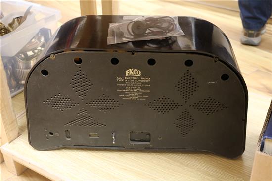 A Bakelite radio with lead